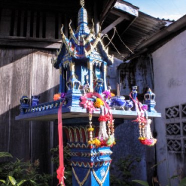 blue-temple-ban-tai-thailand_