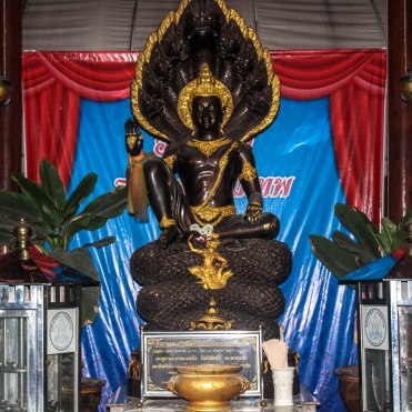 brown-goddess-golden-buddha-bangkok